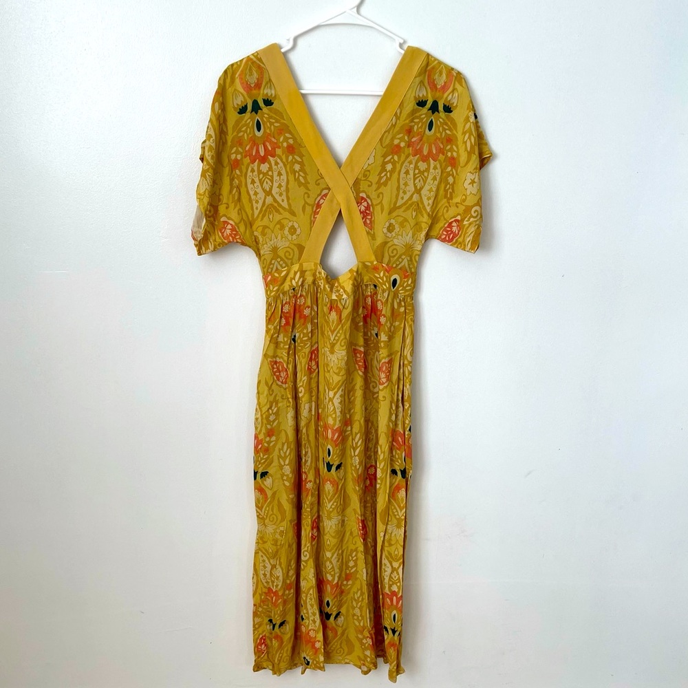 Novella Royale Midi Dress